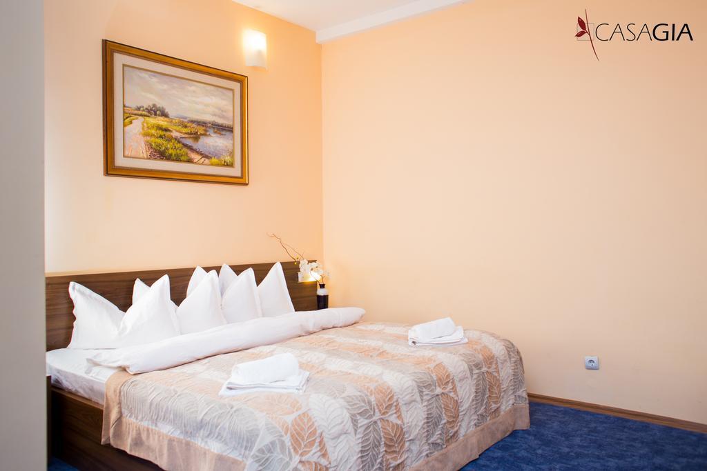Pension Casa Gia Cluj-Napoca Room photo